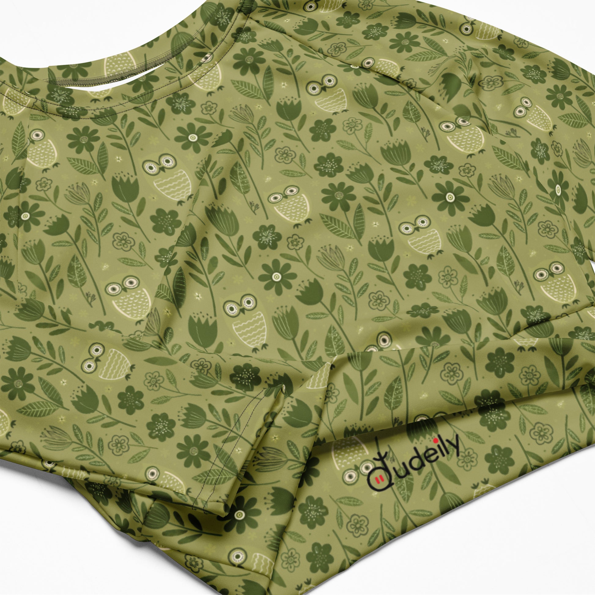 Owl-Themed Recycled Long-Sleeve Crop Top – Sustainable Fashion for Eco-Conscious Trendsetters Dudeily
